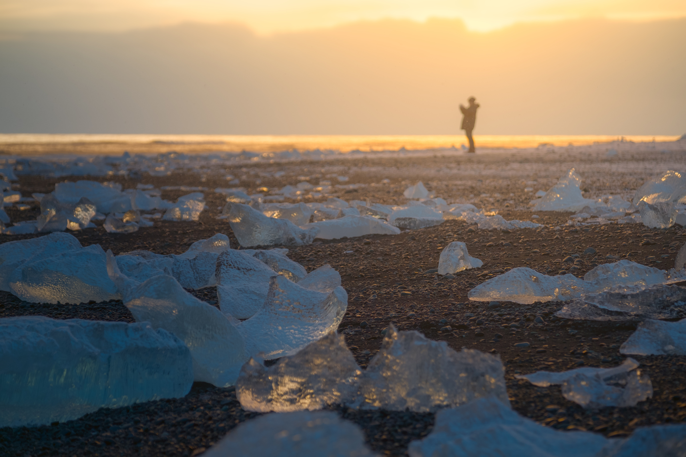 Ice пляж. Даймонд Бич Исландия. Бриллиантовый пляж в пяти часах езды от Рейкьявика.